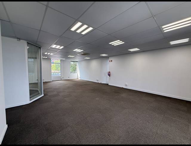 180M² OFFICE TO LET IN ROSEBANK